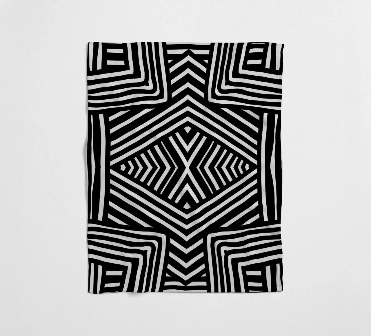 Totem a strisce nere 03 coperta in pile da Little Dean