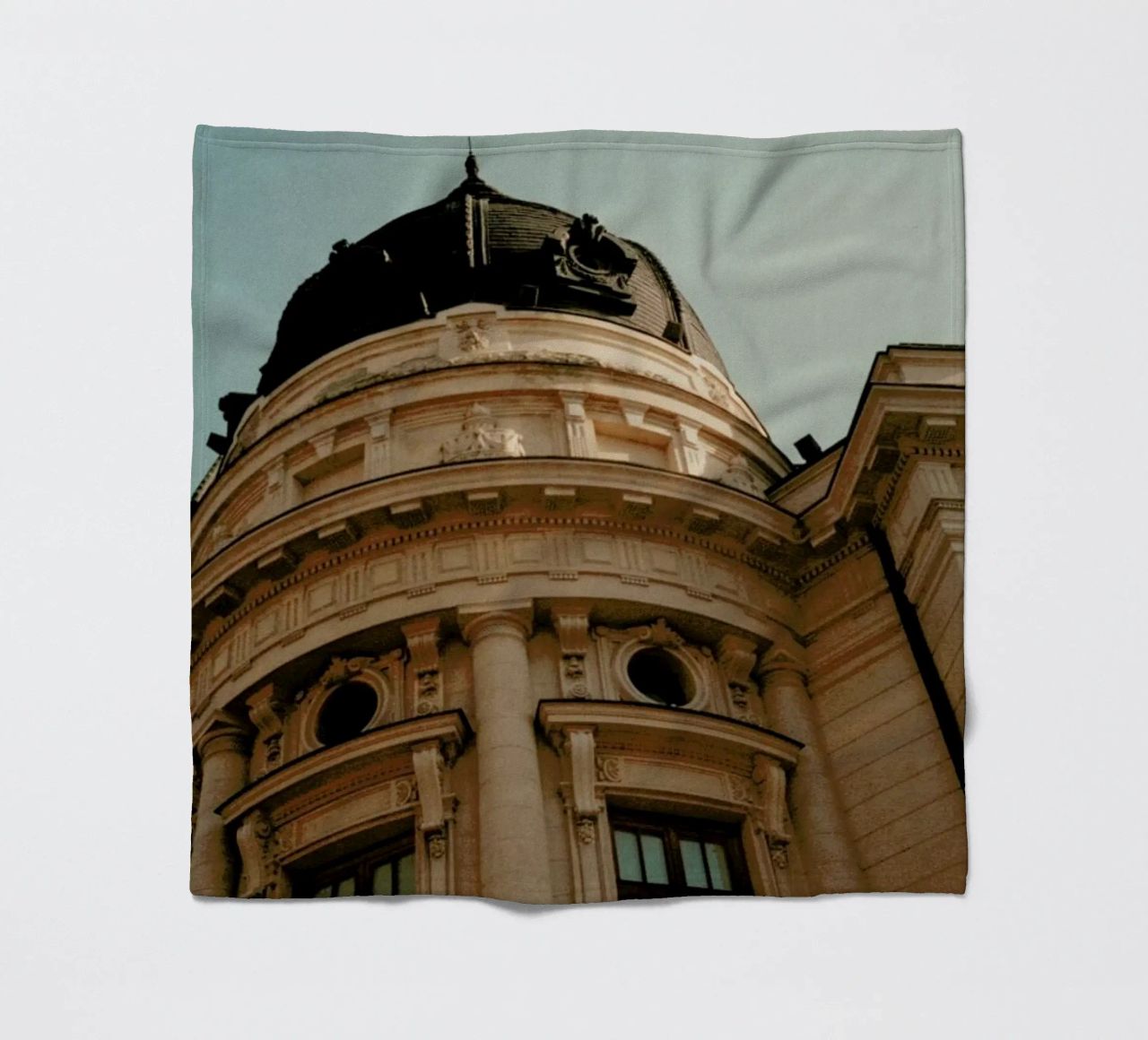 Analog Series Architecture In Bucharest coperta in pile da Sebastian Hilgetag