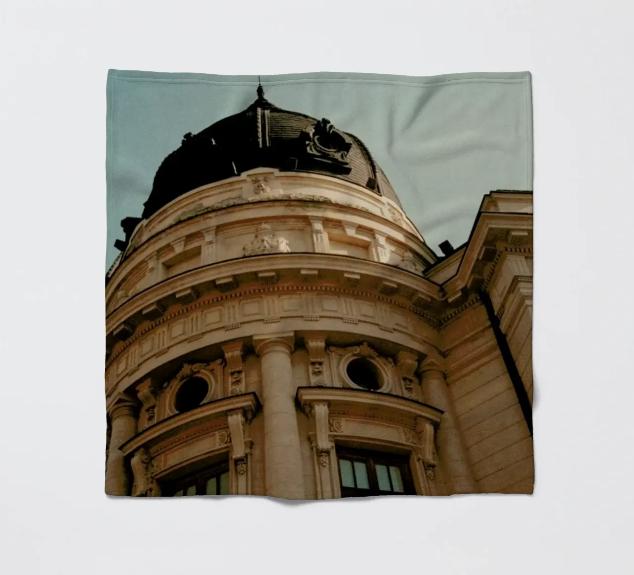 Analog Series Architecture In Bucharest plaid polaire de Sebastian Hilgetag