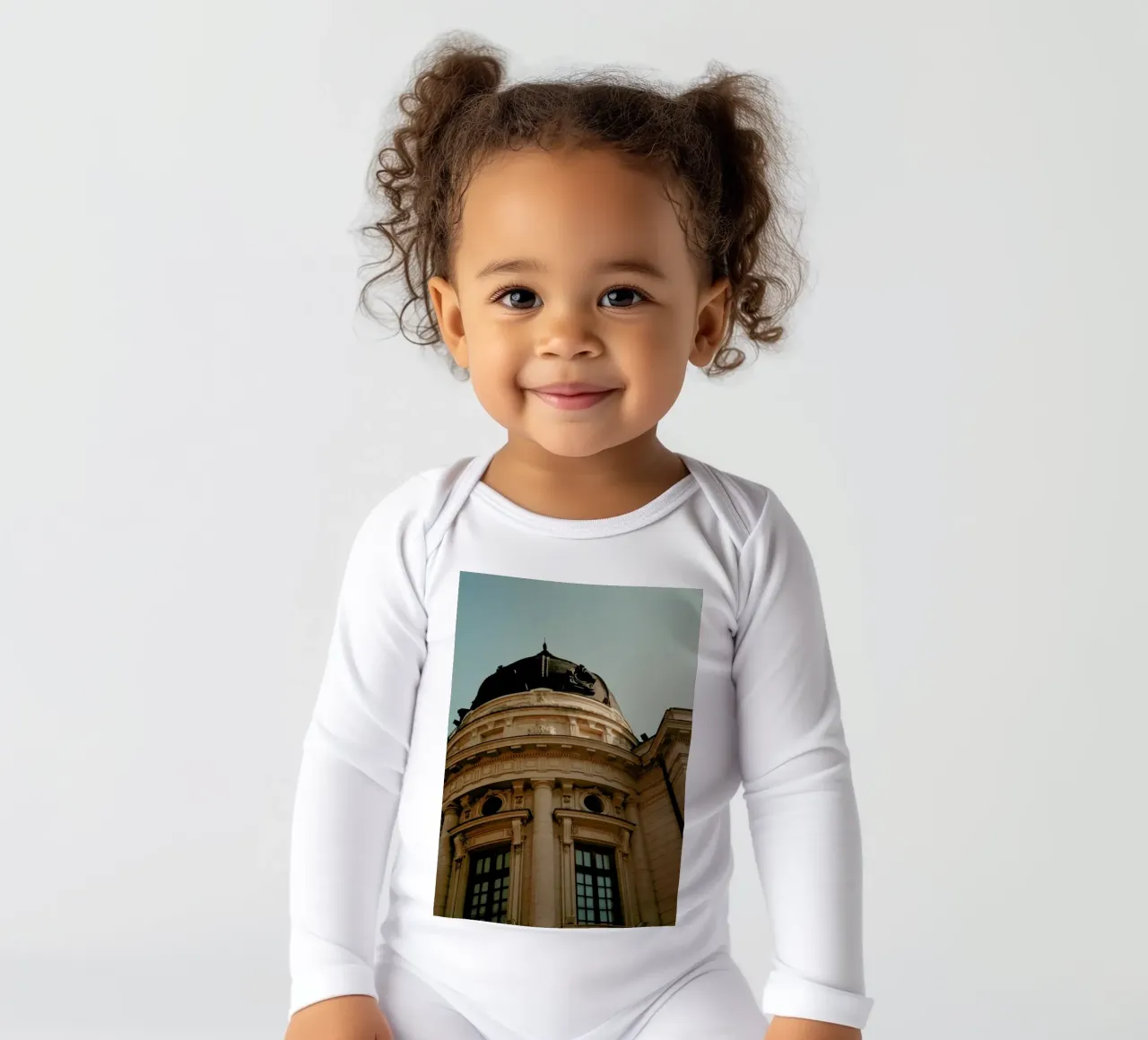 Analog Series Architecture In Bucharest Langarm Babybody von Sebastian Hilgetag