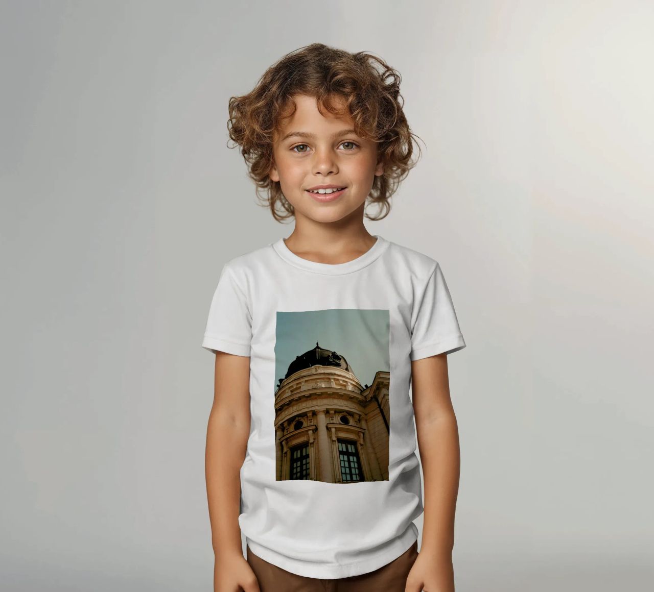 Analog Series Architecture In Bucharest t-shirt bambini da Sebastian Hilgetag
