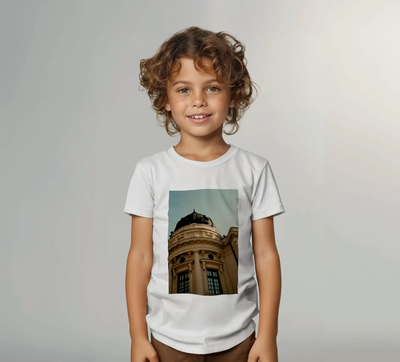 Analog Series Architecture In Bucharest kinder t-shirt van Sebastian Hilgetag