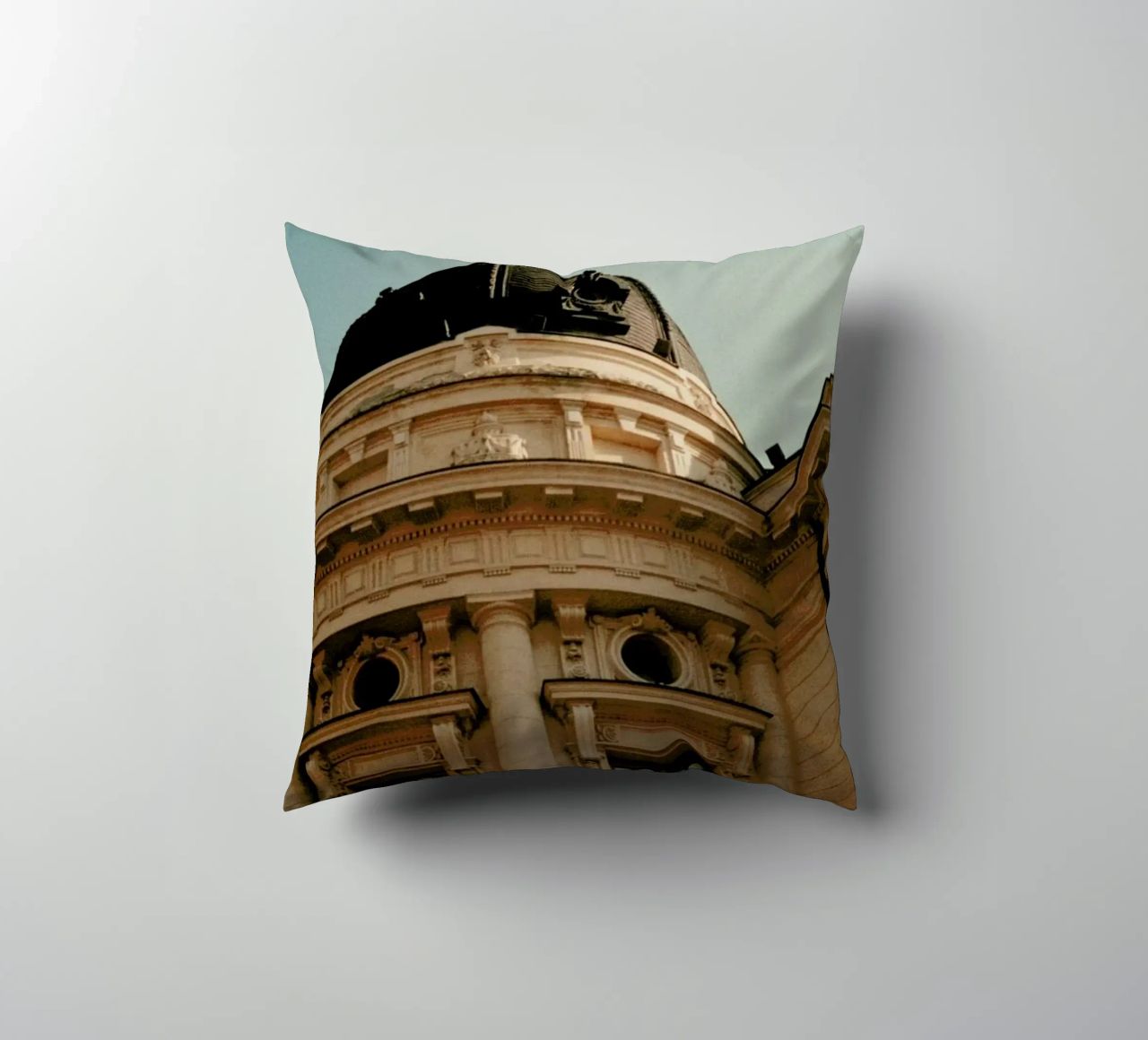 Analog Series Architecture In Bucharest cuscino da Sebastian Hilgetag