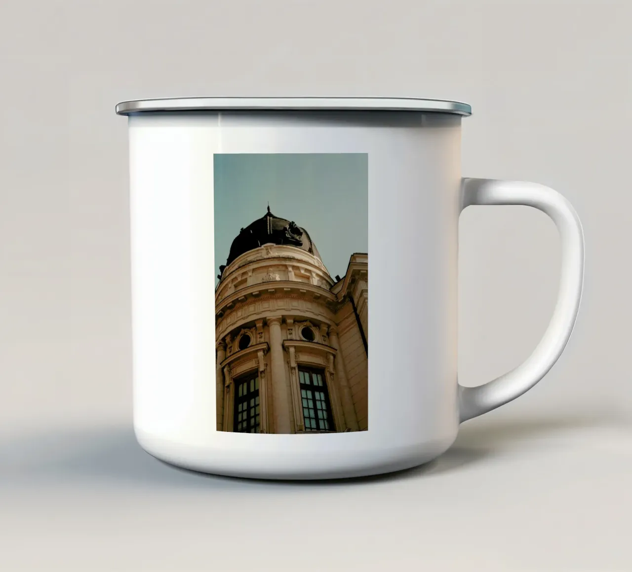 Analog Series Architecture In Bucharest Emaille Tasse von Sebastian Hilgetag