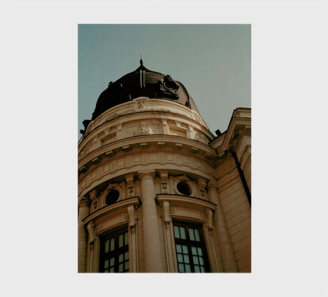 Analog Series Architecture In Bucharest diario da Sebastian Hilgetag