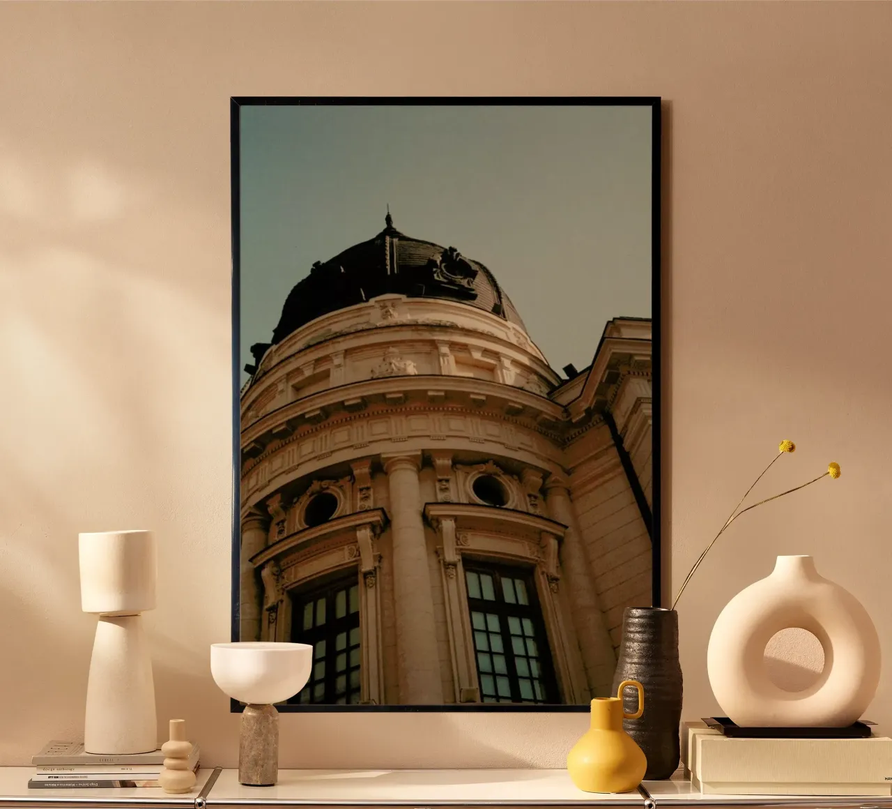 Analog Series Architecture In Bucharest poster con telaio in legno da Sebastian Hilgetag