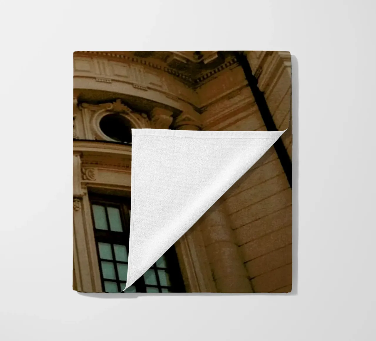Analog Series Architecture In Bucharest serviette de plage de Sebastian Hilgetag