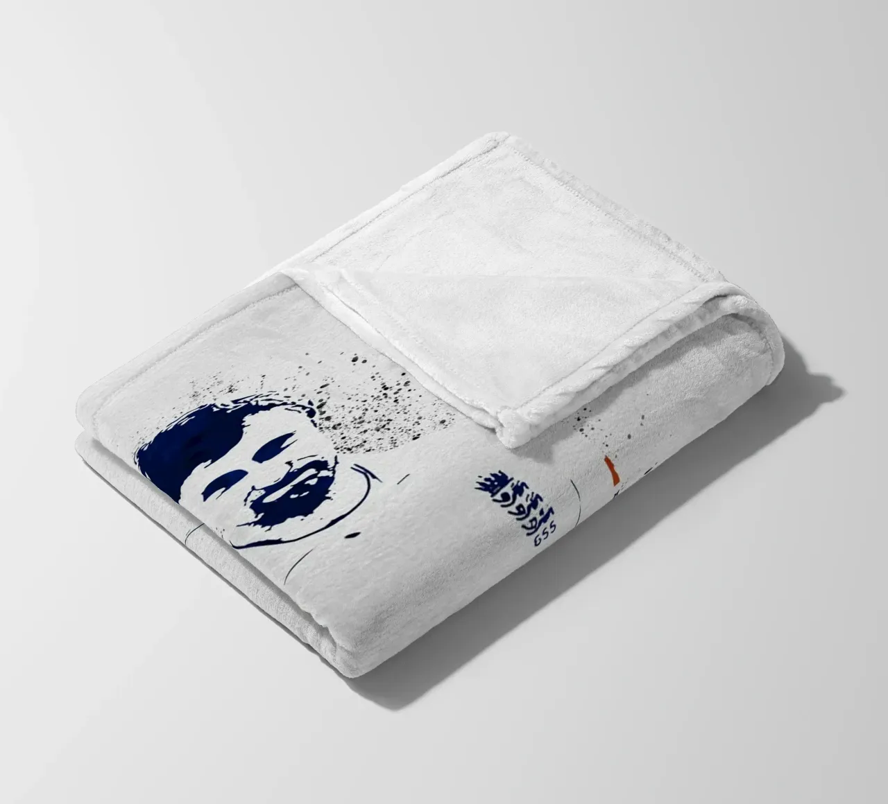 Joe Root coperta in pile da tenten