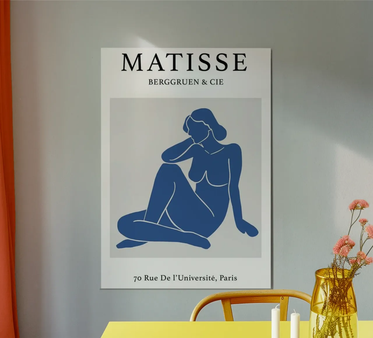 mujer posa sentada relajada poster de sazkia art