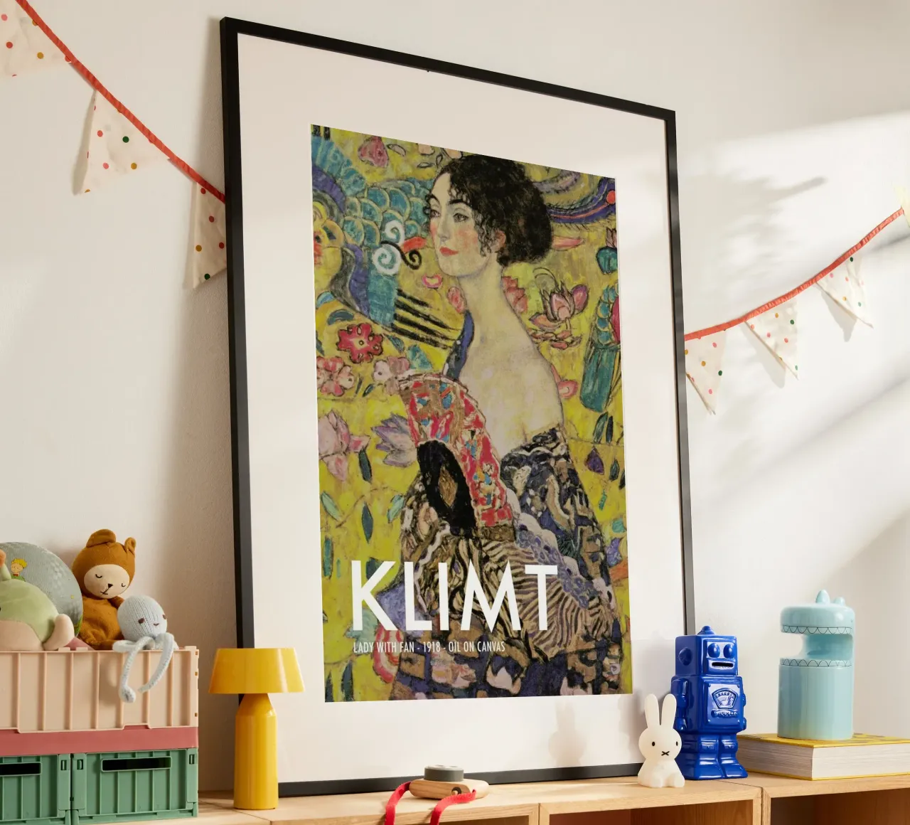 Klimt - Lady with Fan poster con telaio in legno da Vintage by JUNIQE