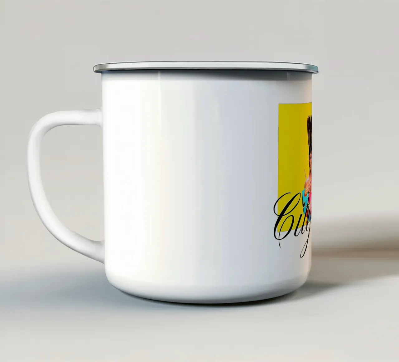 Ragazza gialla tazza in smalto da Natasha Shop