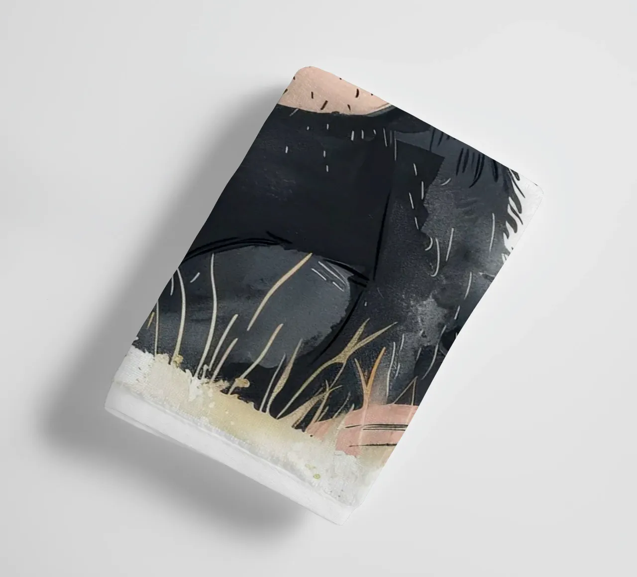 Scimpanzé giovane circondato dalla flora Animali selvatici e natura asciugamano da bagno da DesignDoodle