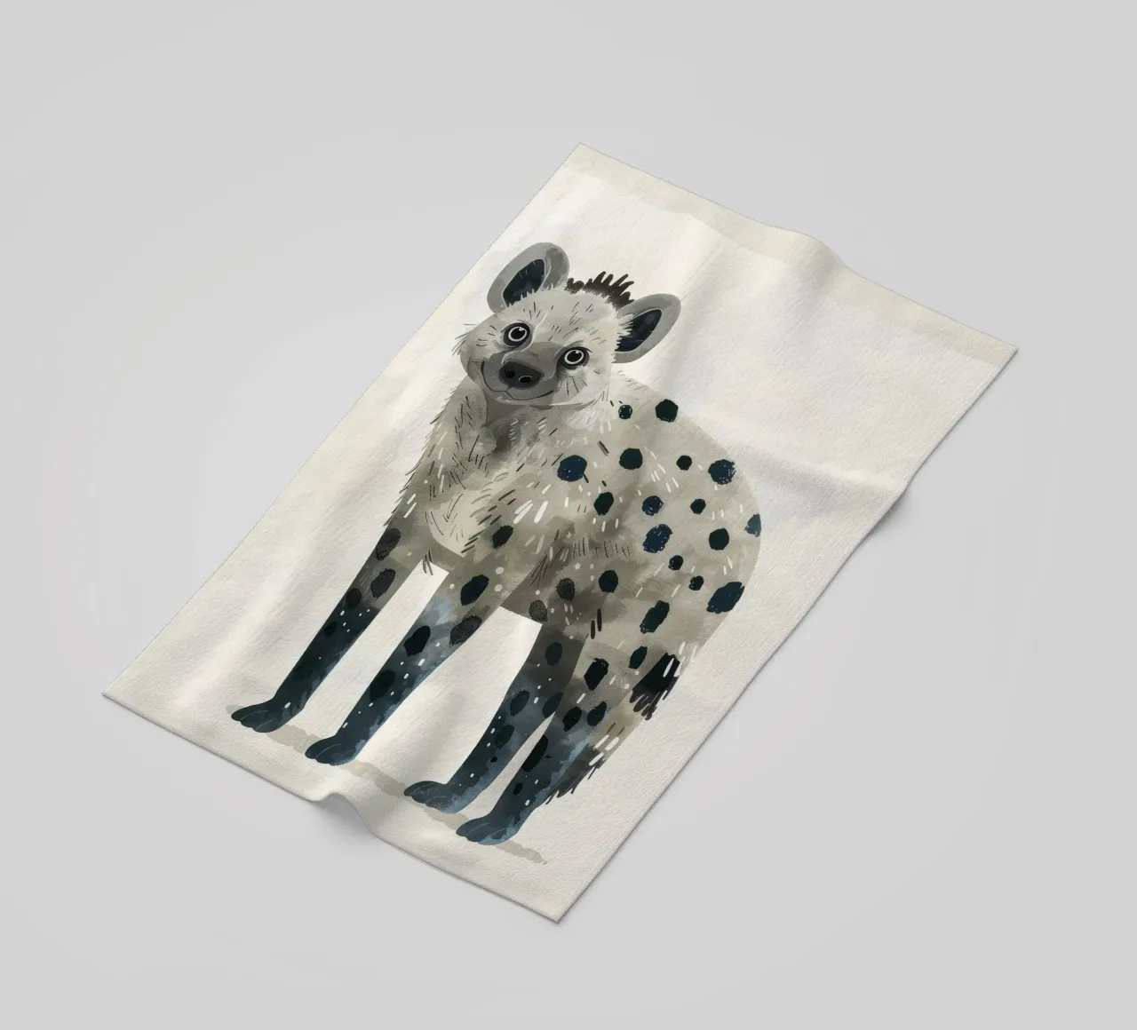 Opera d'arte di iena maculata e giocosa - Design unico di animali selvatici telo mare da DesignDoodle