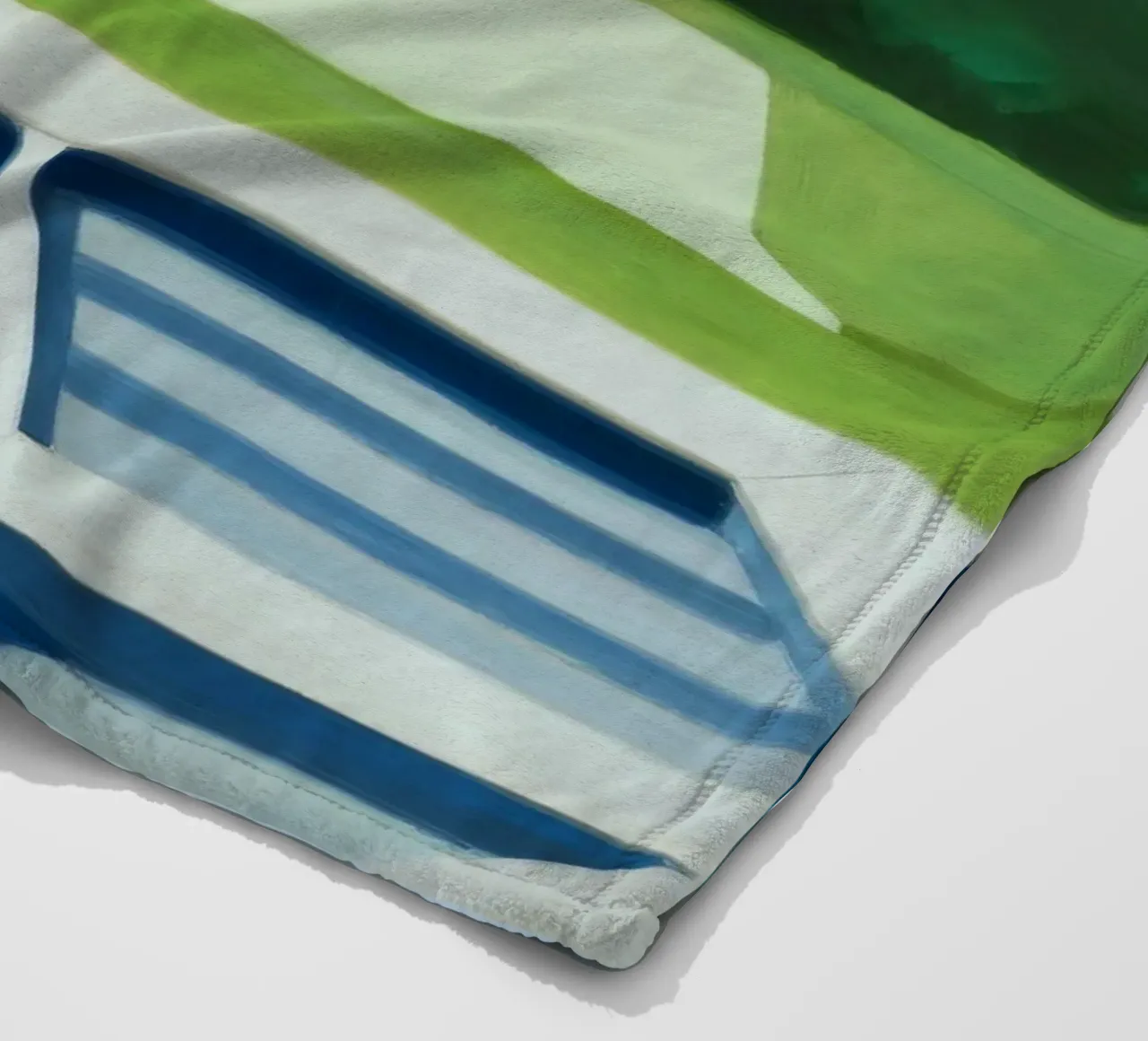 Piscina Emerald Hillside coperta in pile da Infinite Chroma