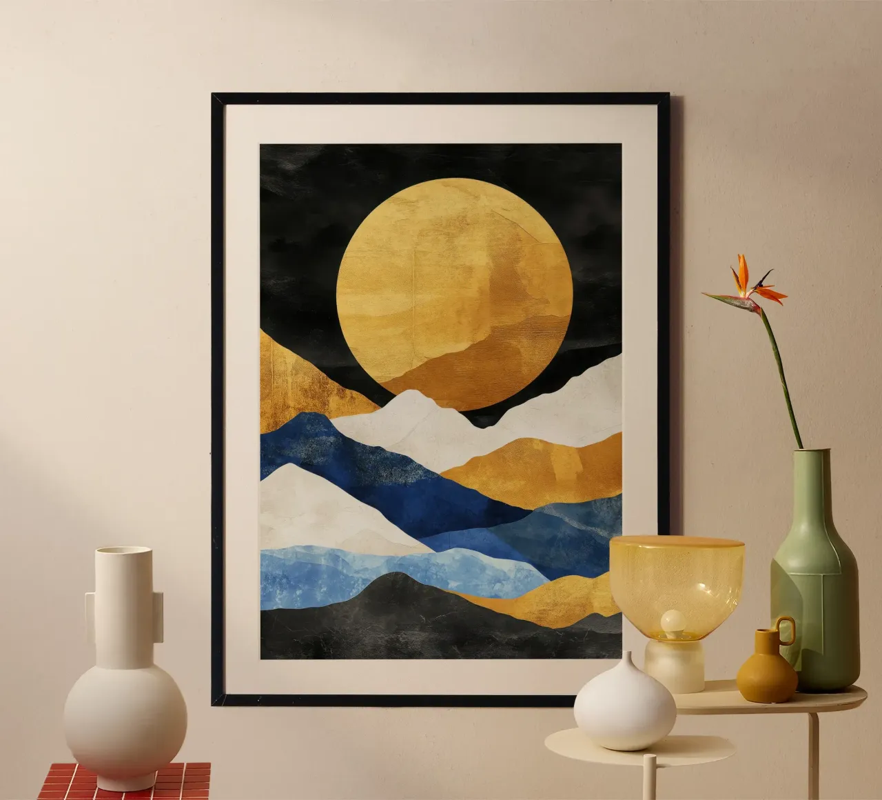 Golden Sun over Minimalist Mountains Poster mit Aluminium Rahmen von Niklas