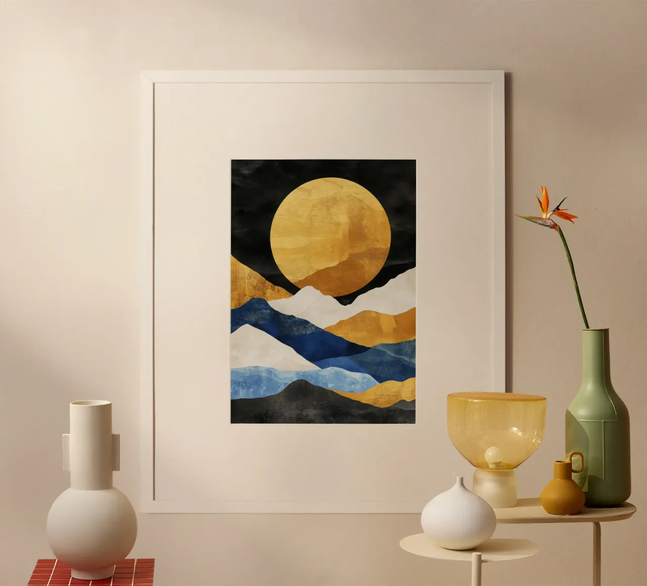 Golden Sun over Minimalist Mountains Poster mit Aluminium Rahmen von Niklas