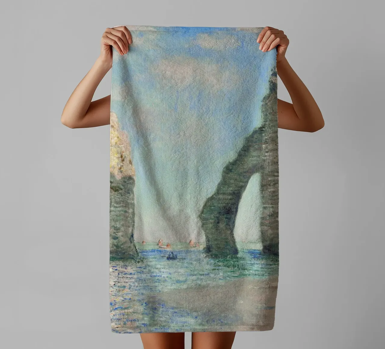 Le scogliere di Étretat di Claude Monet (1885) asciugamano da bagno da Classic Art Prints
