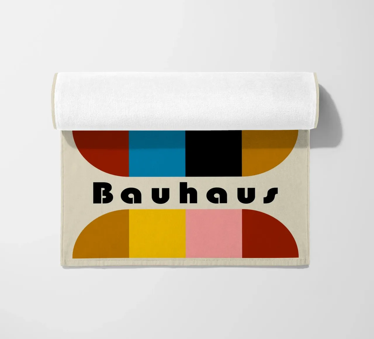 Bauhaus Shapes – Farbenfrohes Geometrie Poster Strandtuch von Casa Calm