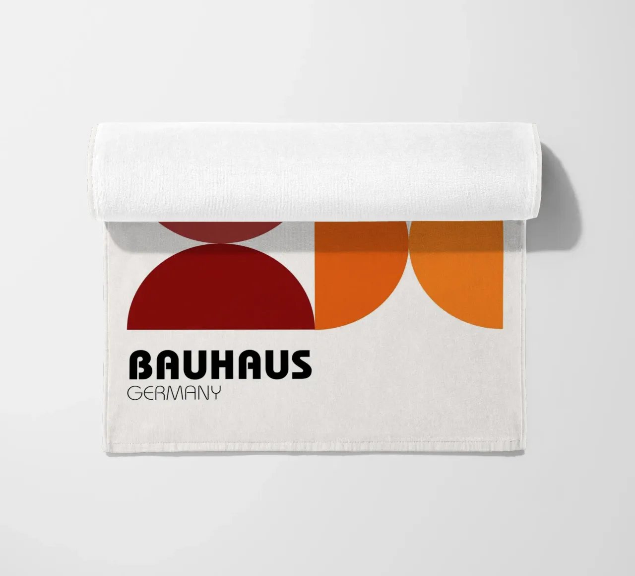 Geometria Bauhaus - grafica retrò in arancione e rosso telo mare da Casa Calm