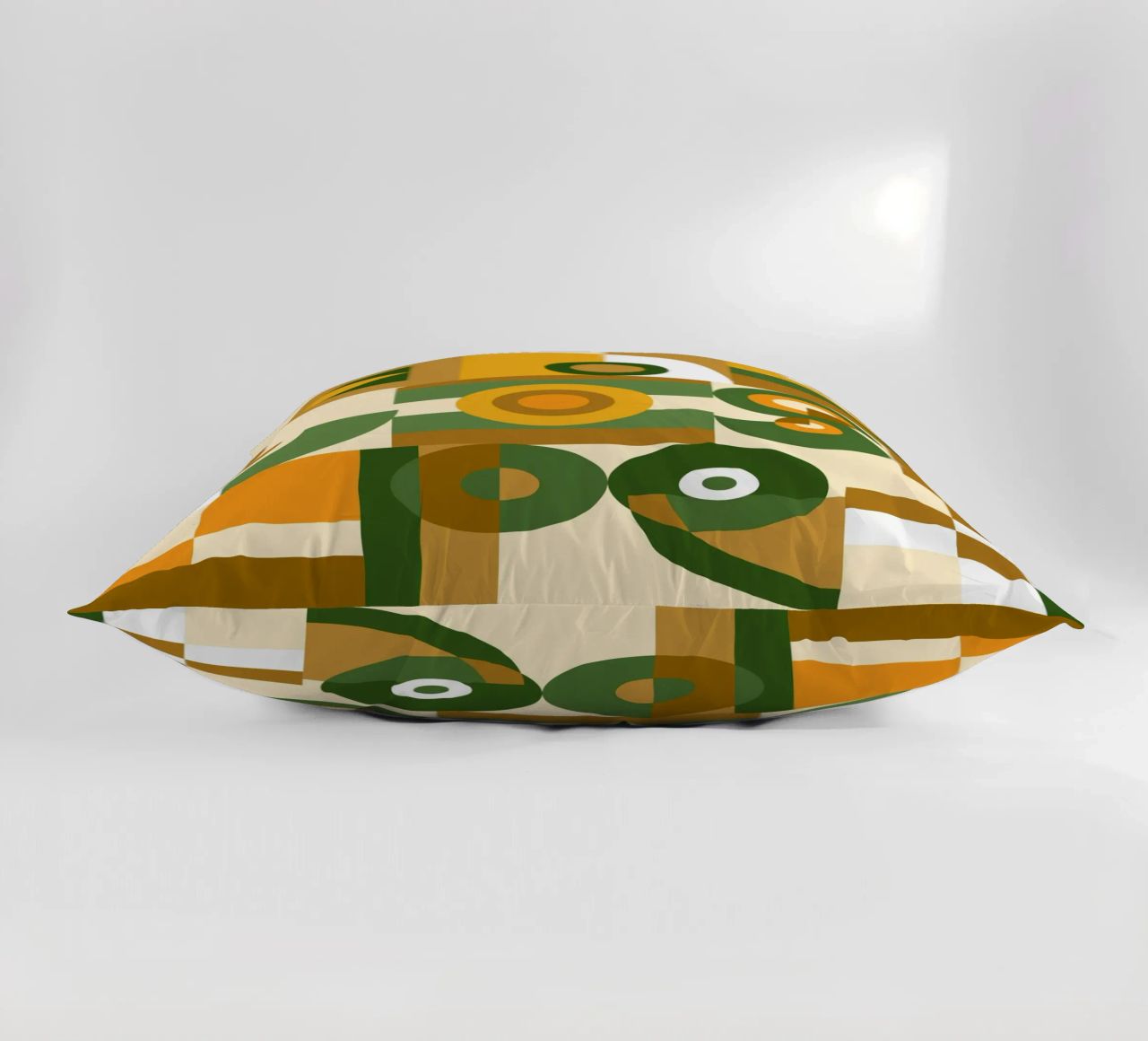 Motif géométrique vert et jaune coussin de Little Dean