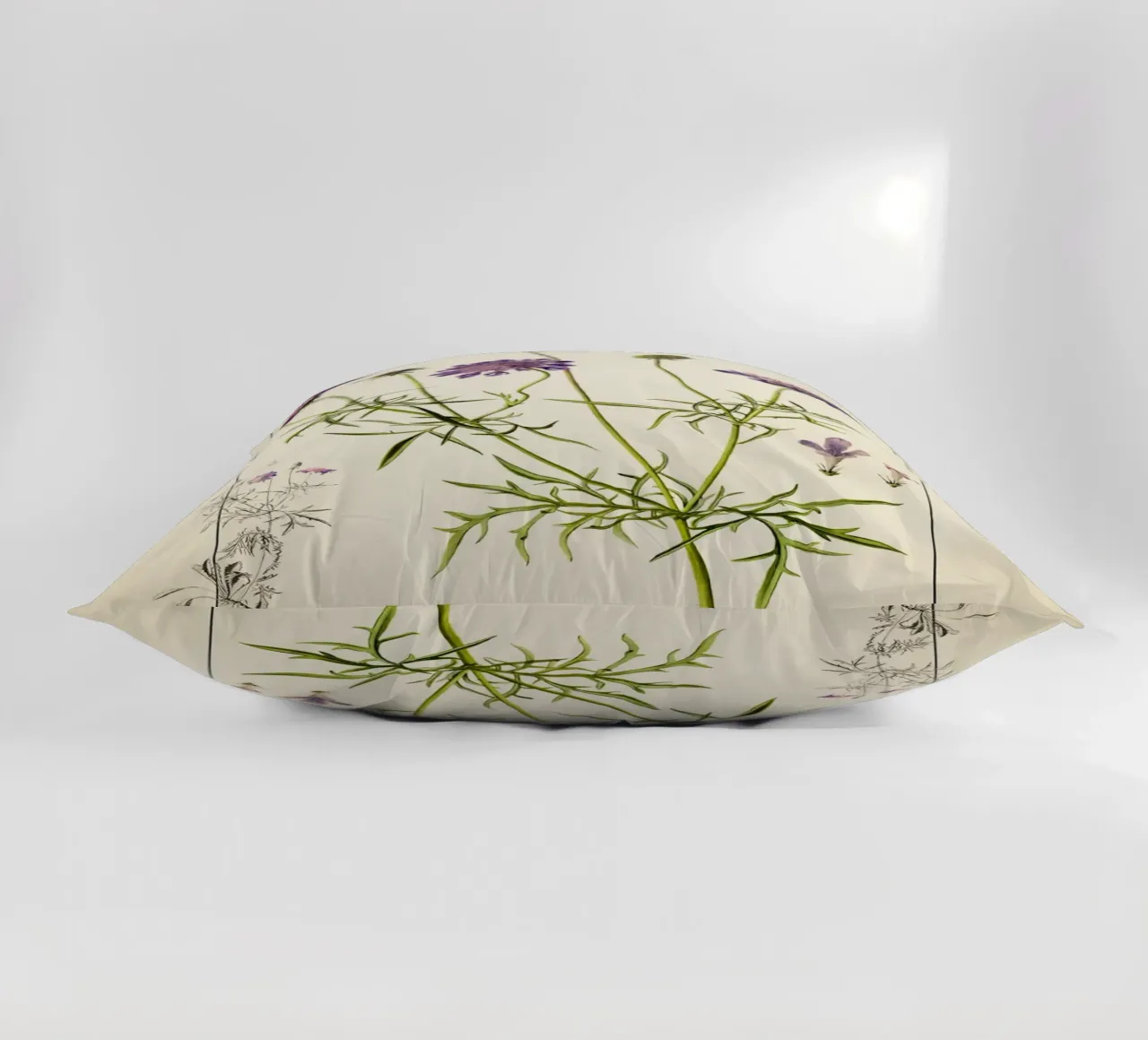 Stampa Scabiosa Columbaria - Fiore vintage a cuscino viola cuscino da ClubArt