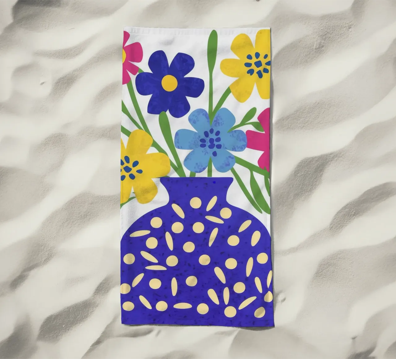 Gemusterte Vase Pop Strandtuch von Moonlite Desire
