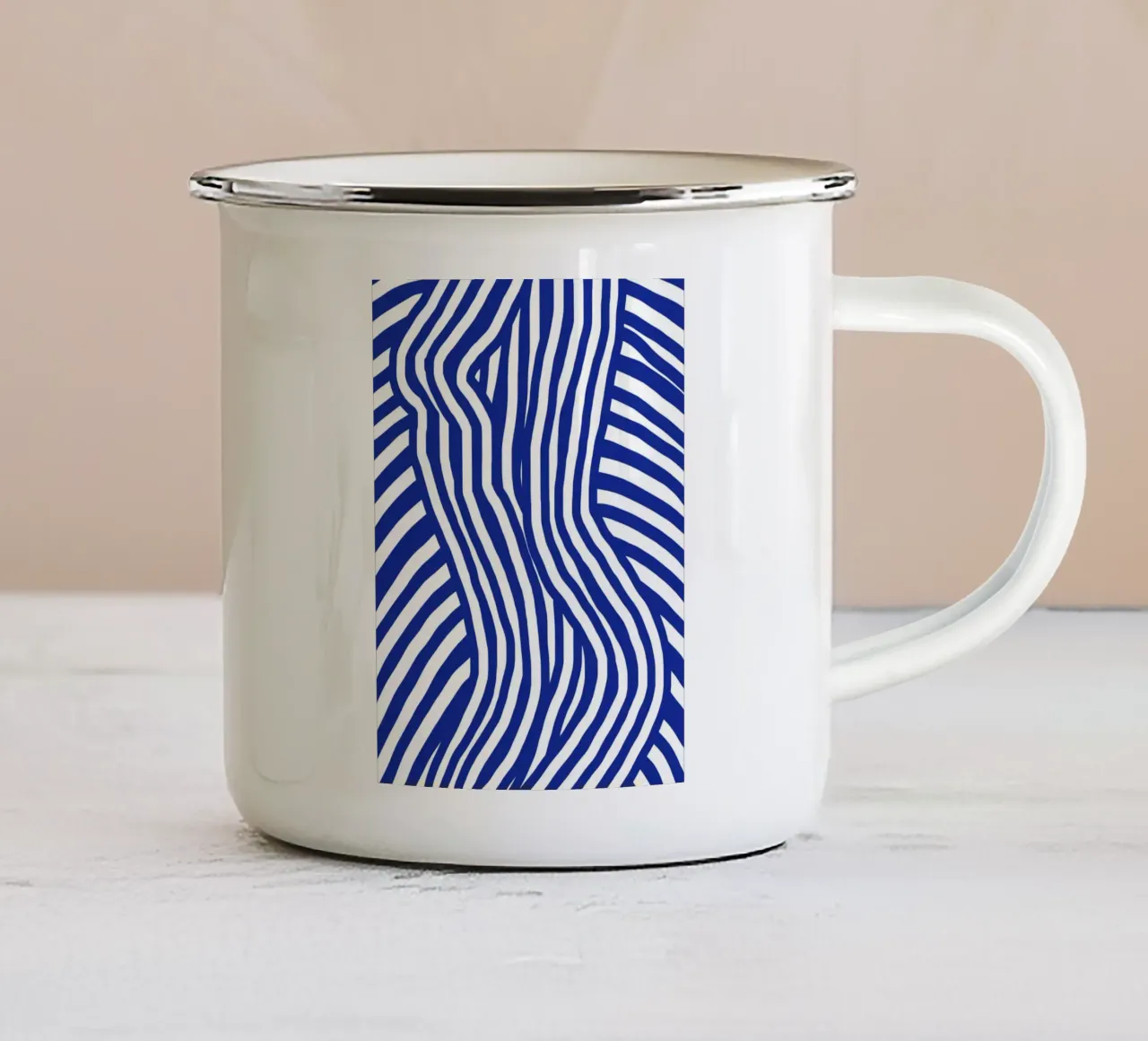 Nudo a righe line art tazza in smalto da Little Dean
