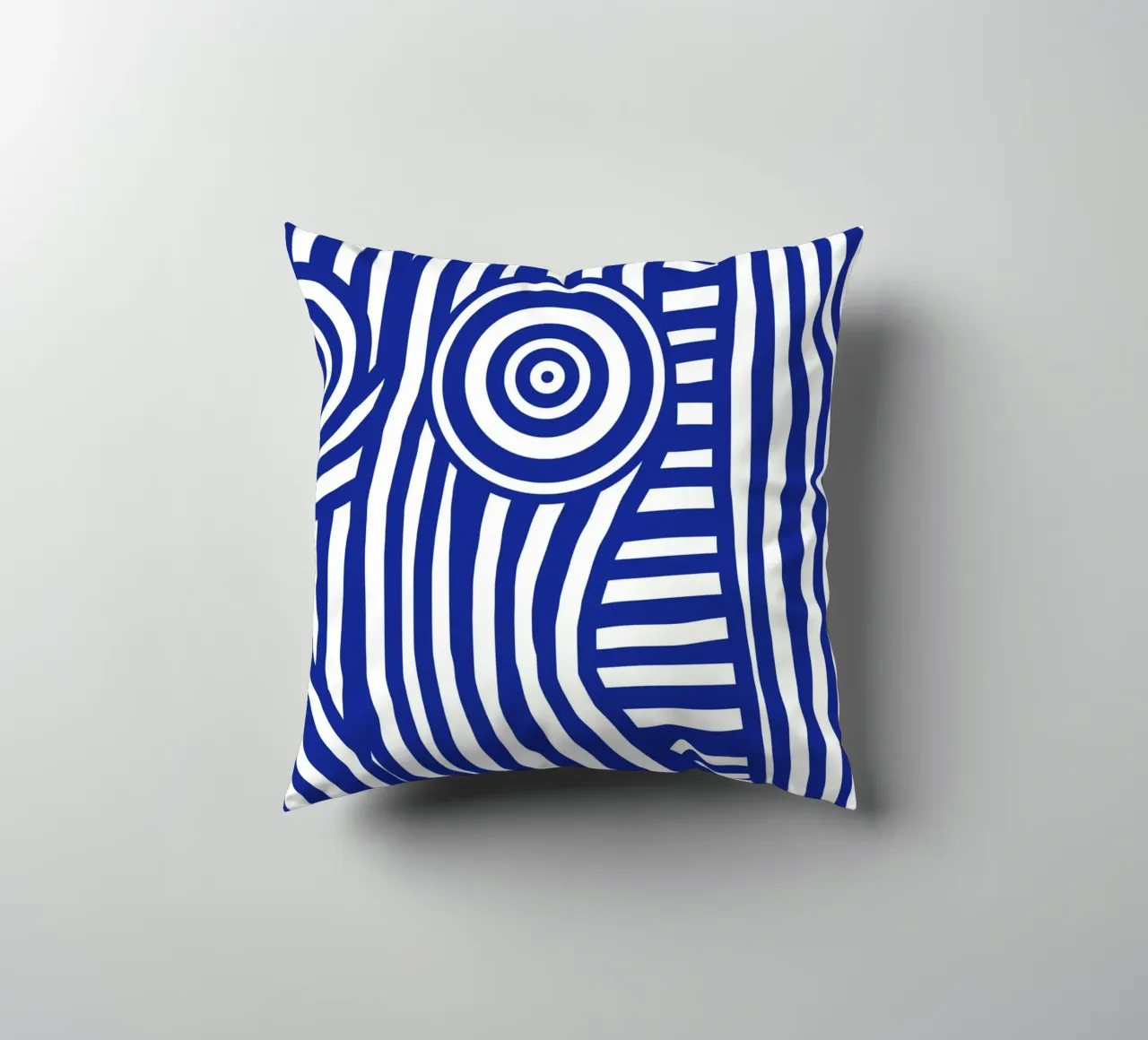 Line art nudo a righe blu in blu 02 cuscino da Little Dean