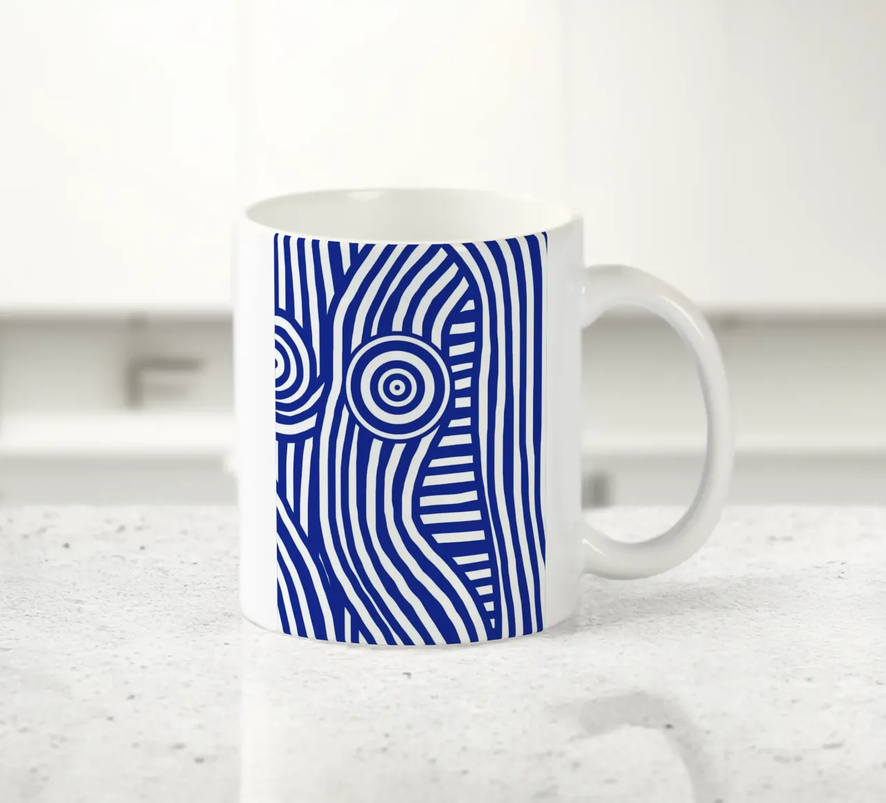 Line art nudo a righe blu in blu 02 tazza in ceramica da Little Dean
