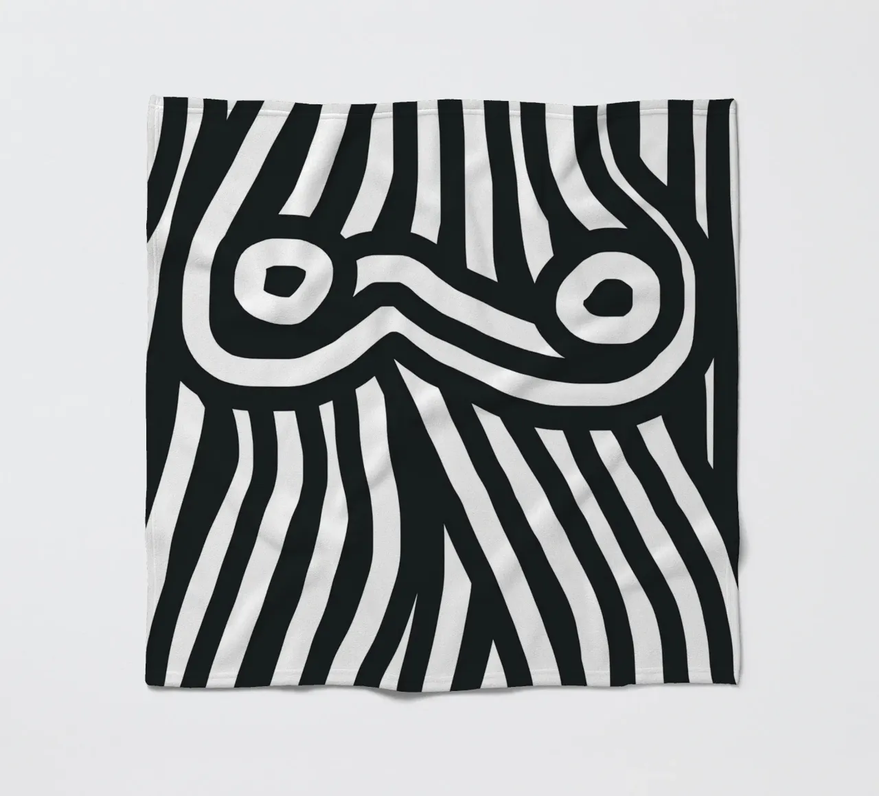 Nudo artistico a righe nere coperta in pile da Little Dean