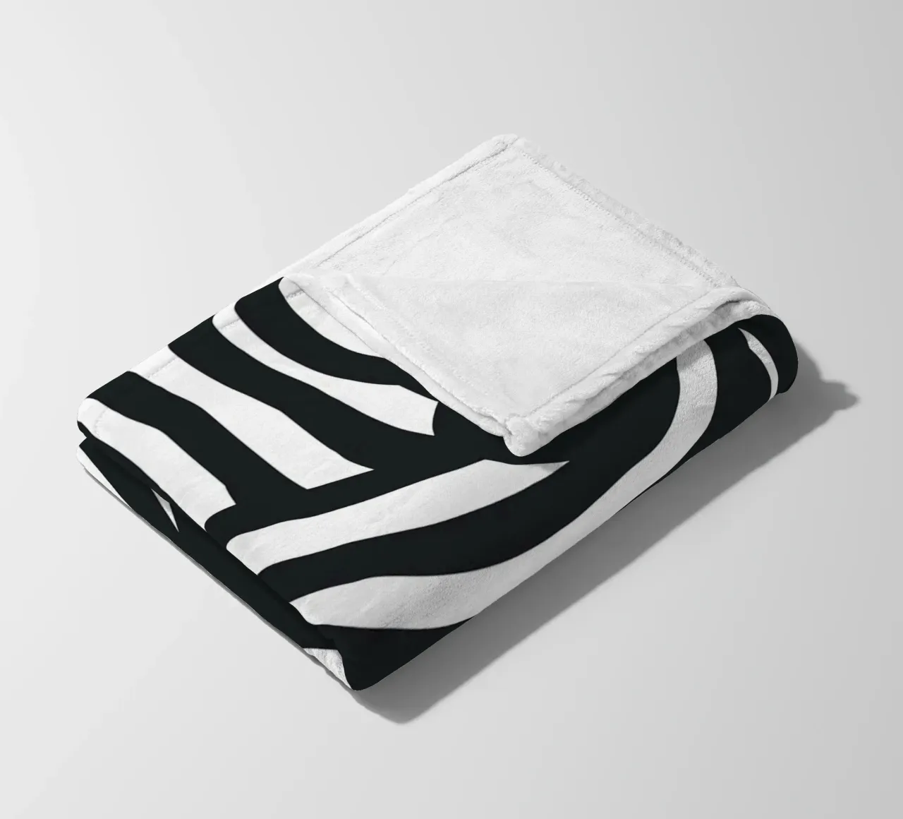 Nudo artistico a righe nere coperta in pile da Little Dean