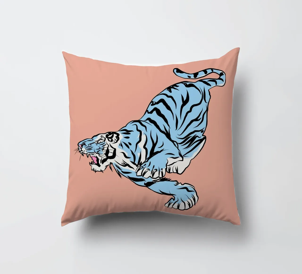 Ritratto di tigre 04 cuscino da Little Dean