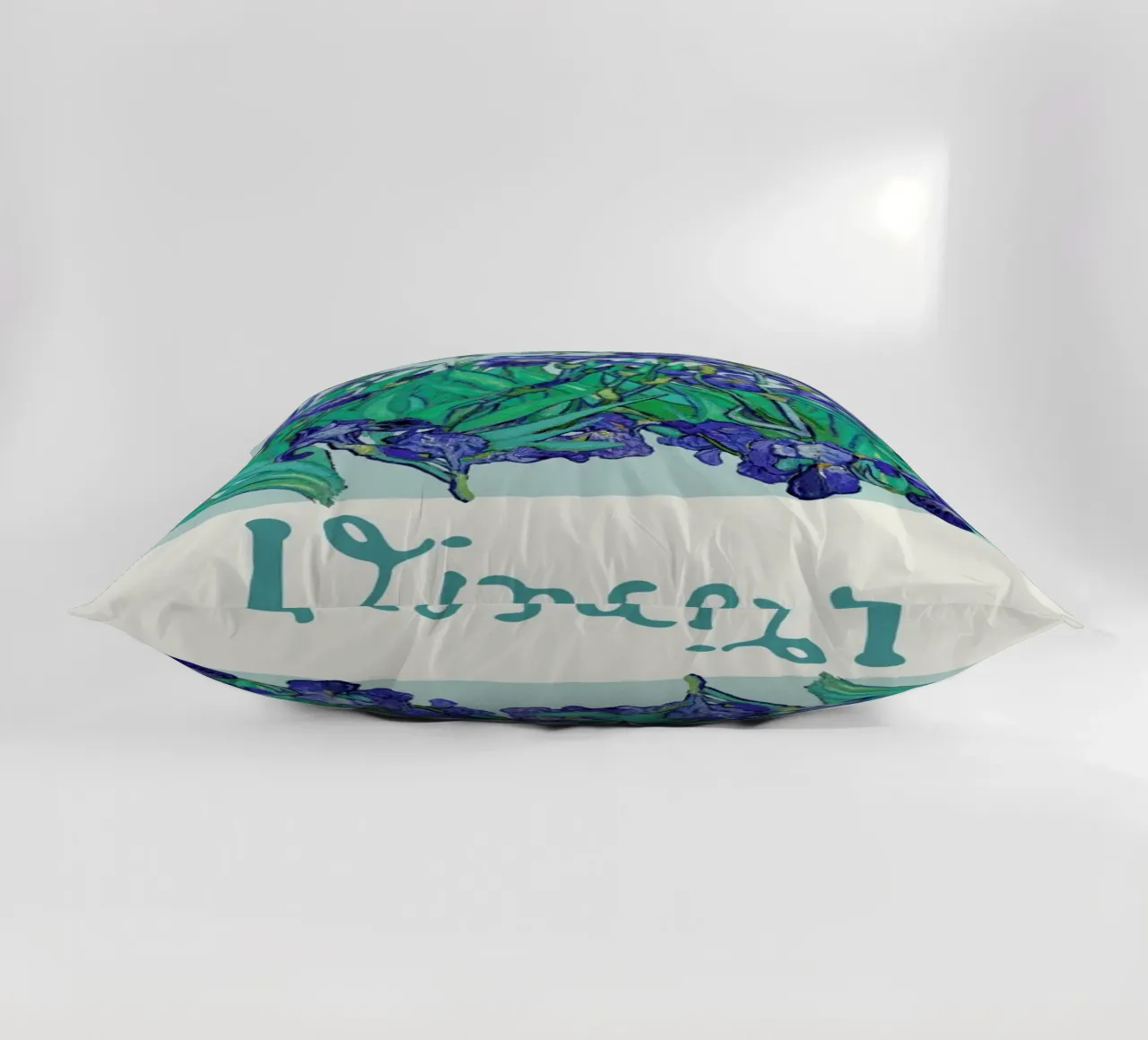 Signed, Vincent – Irises 4 cuscino da Vintage by JUNIQE