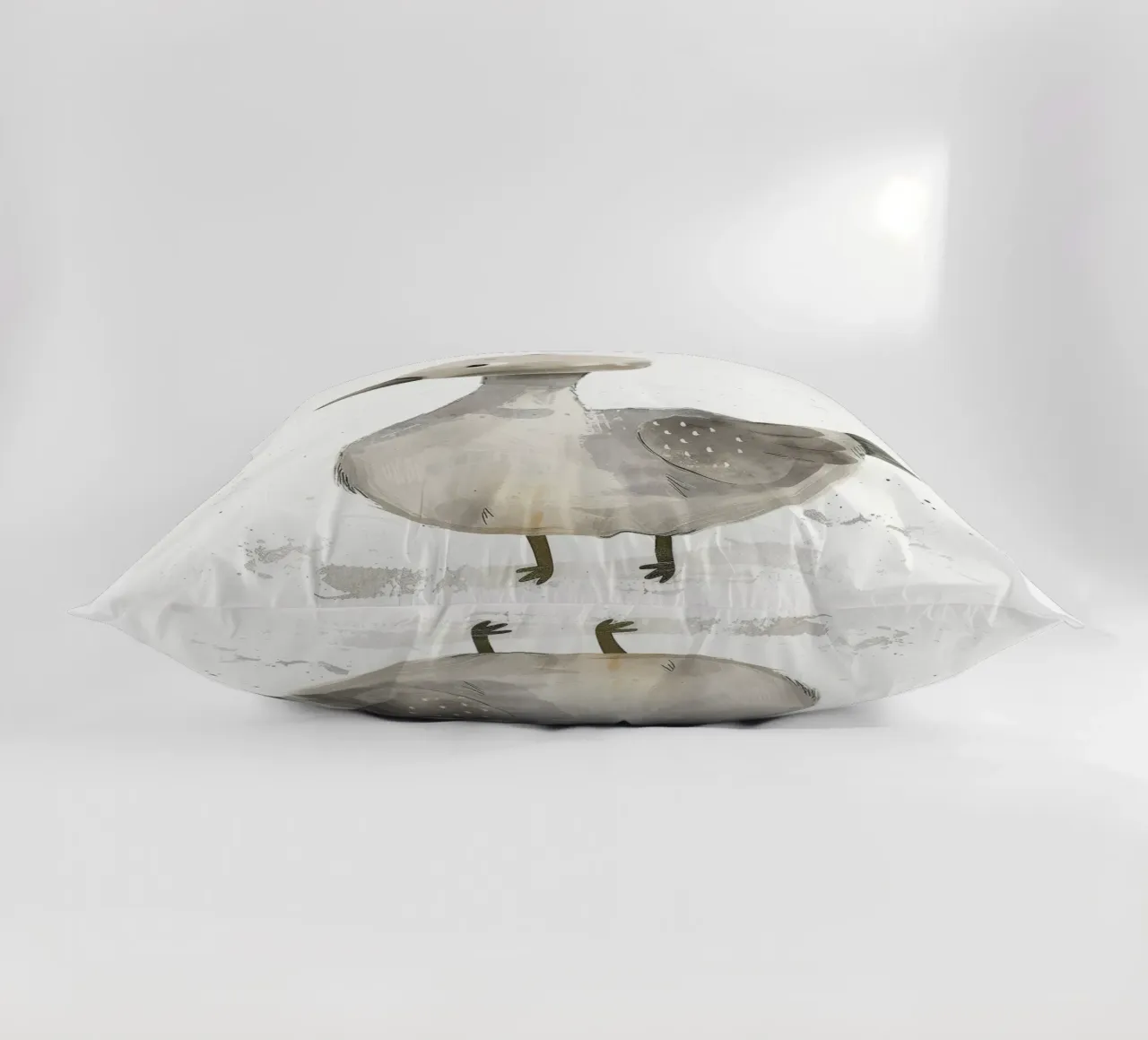 Grey Goose sublime nella sua bellezza minimalista cuscino da DesignDoodle