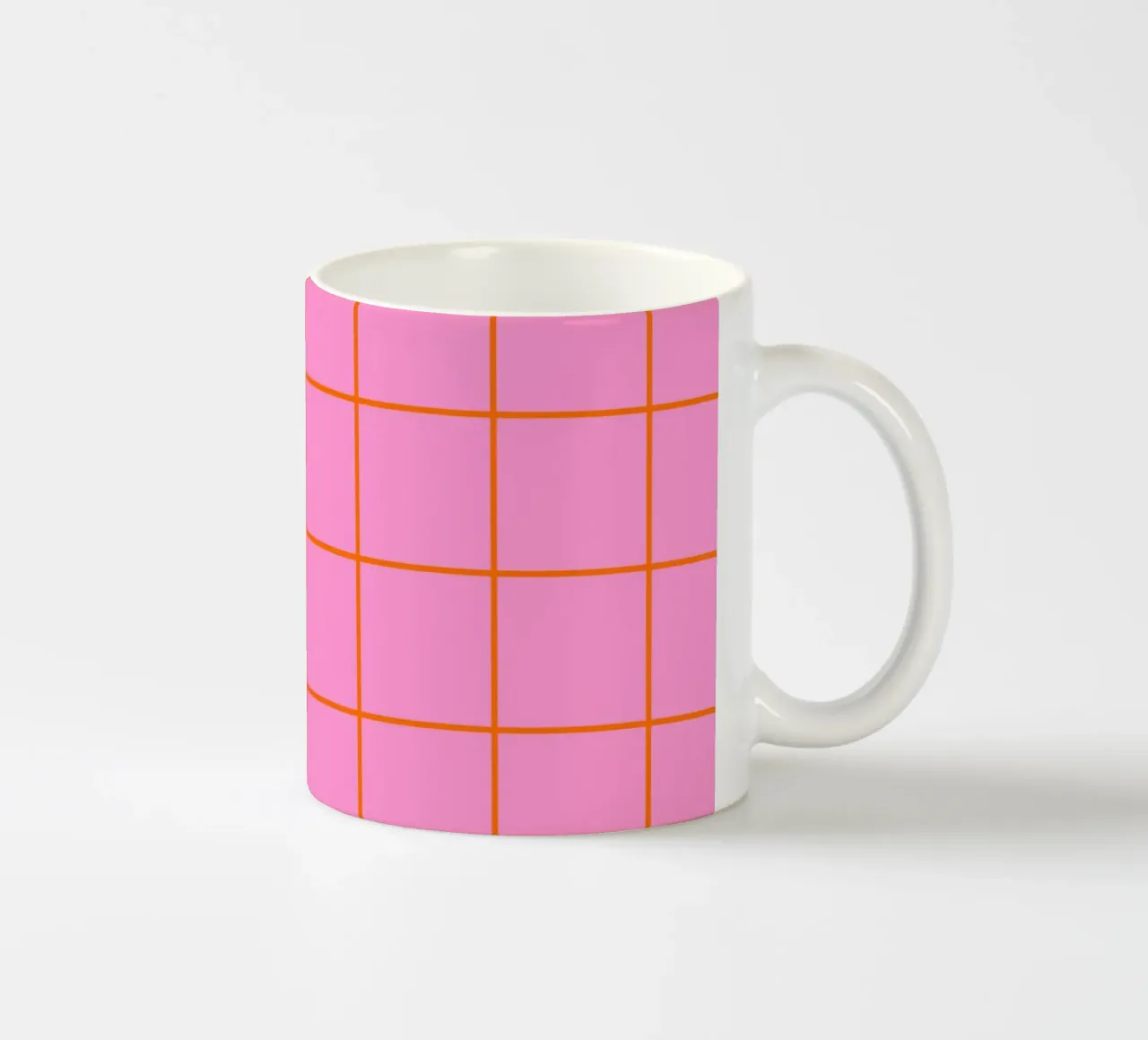 Quadrati a righe - rosa e arancione tazza in ceramica da Wackapacka
