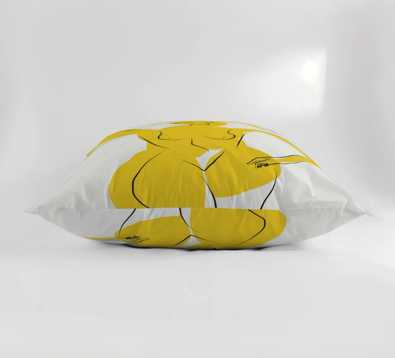 Signora in giallo cuscino da Little Dean