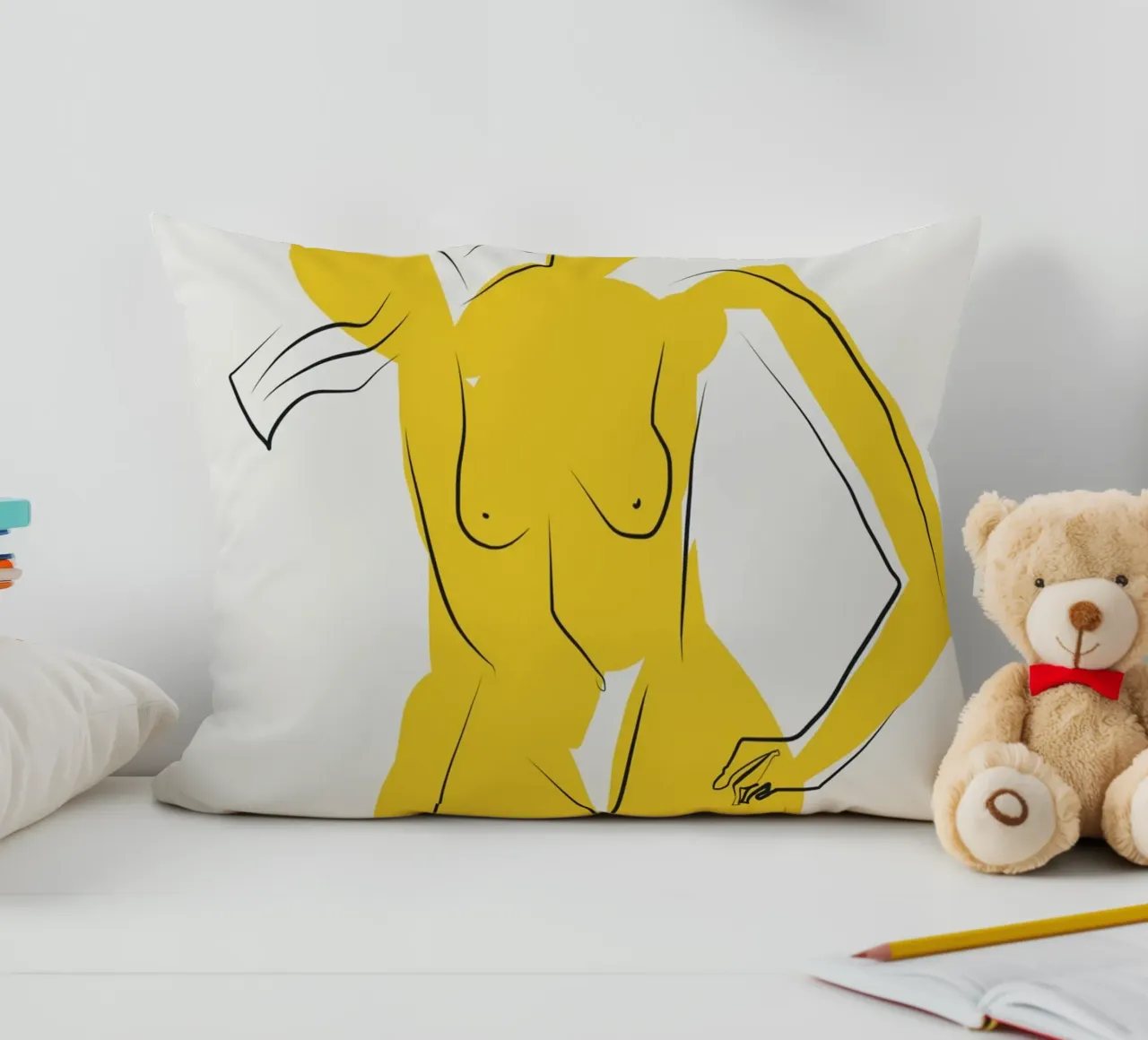 Signora in giallo cuscino da Little Dean