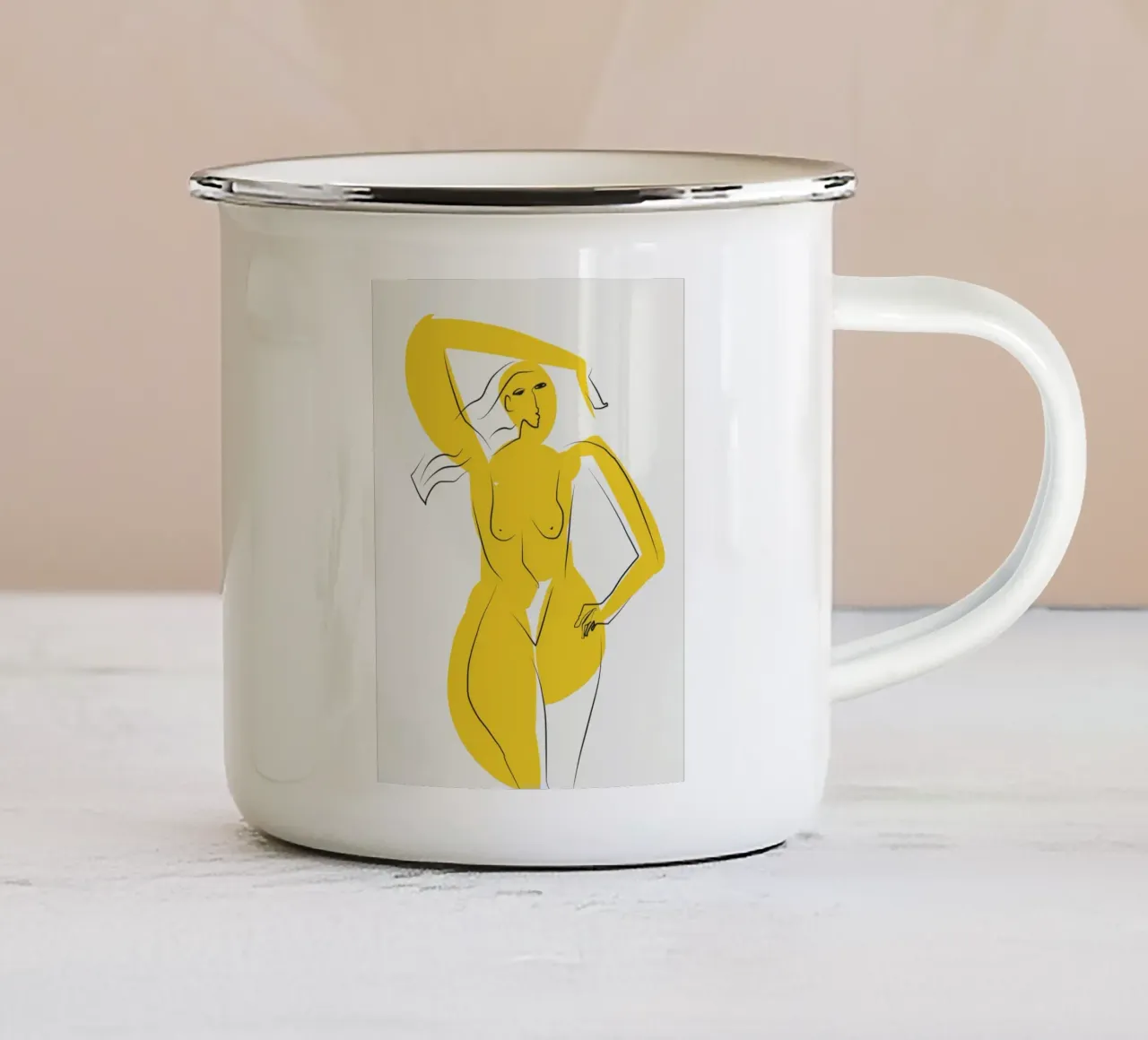Signora in giallo tazza in smalto da Little Dean