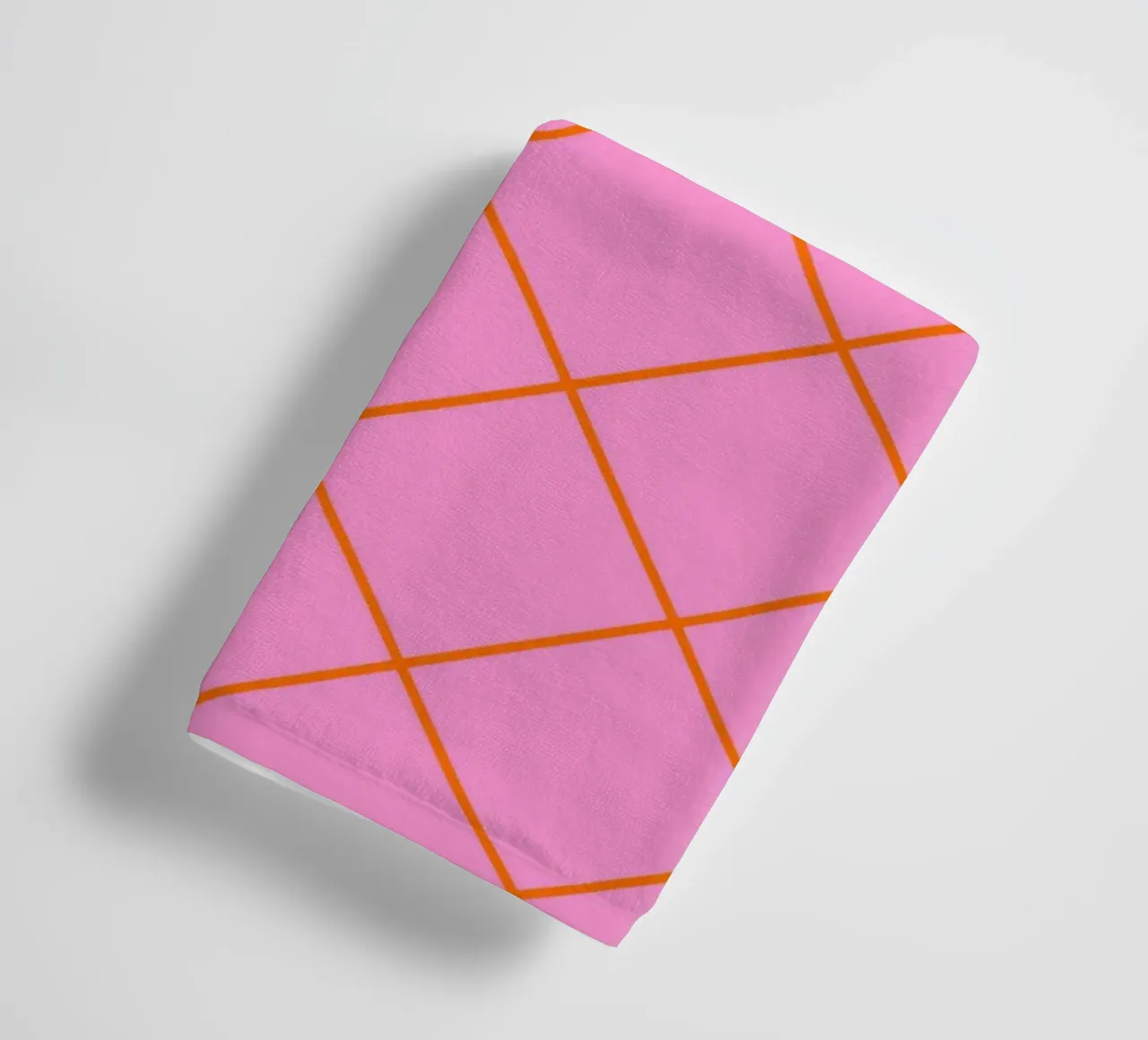 Diamanti a strisce - arancio e rosa asciugamano da bagno da Wackapacka