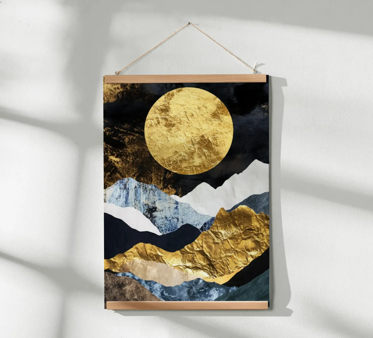 Montagne dorate con luna in bianco e nero carta hahnemühle da Niklas