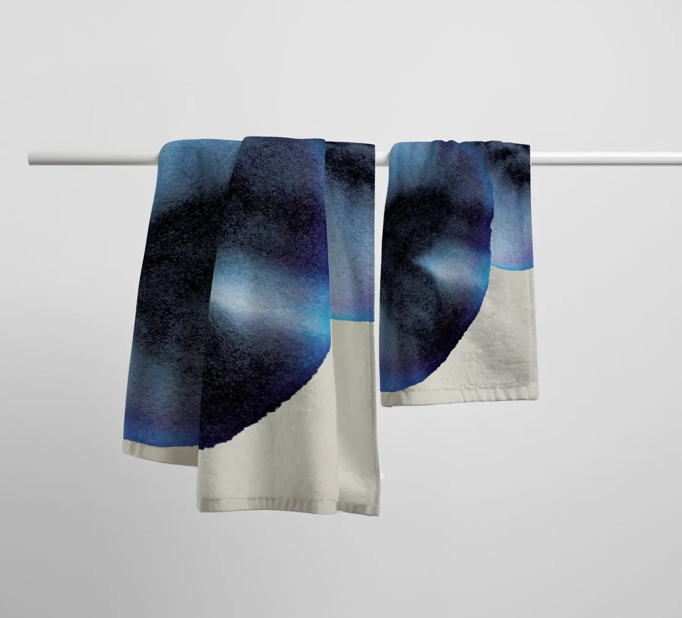 Blue Iris badhanddoek van Studio One