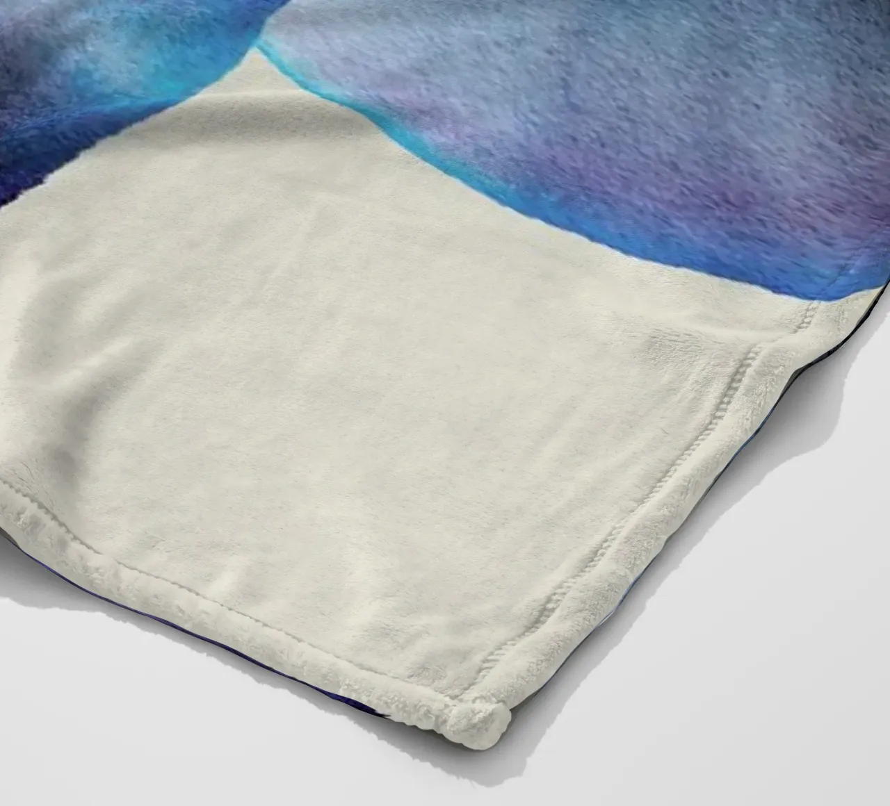 Blue Iris Fleecedecke von Studio One