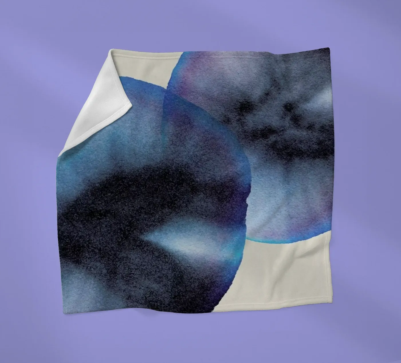 Blue Iris Fleecedecke von Studio One