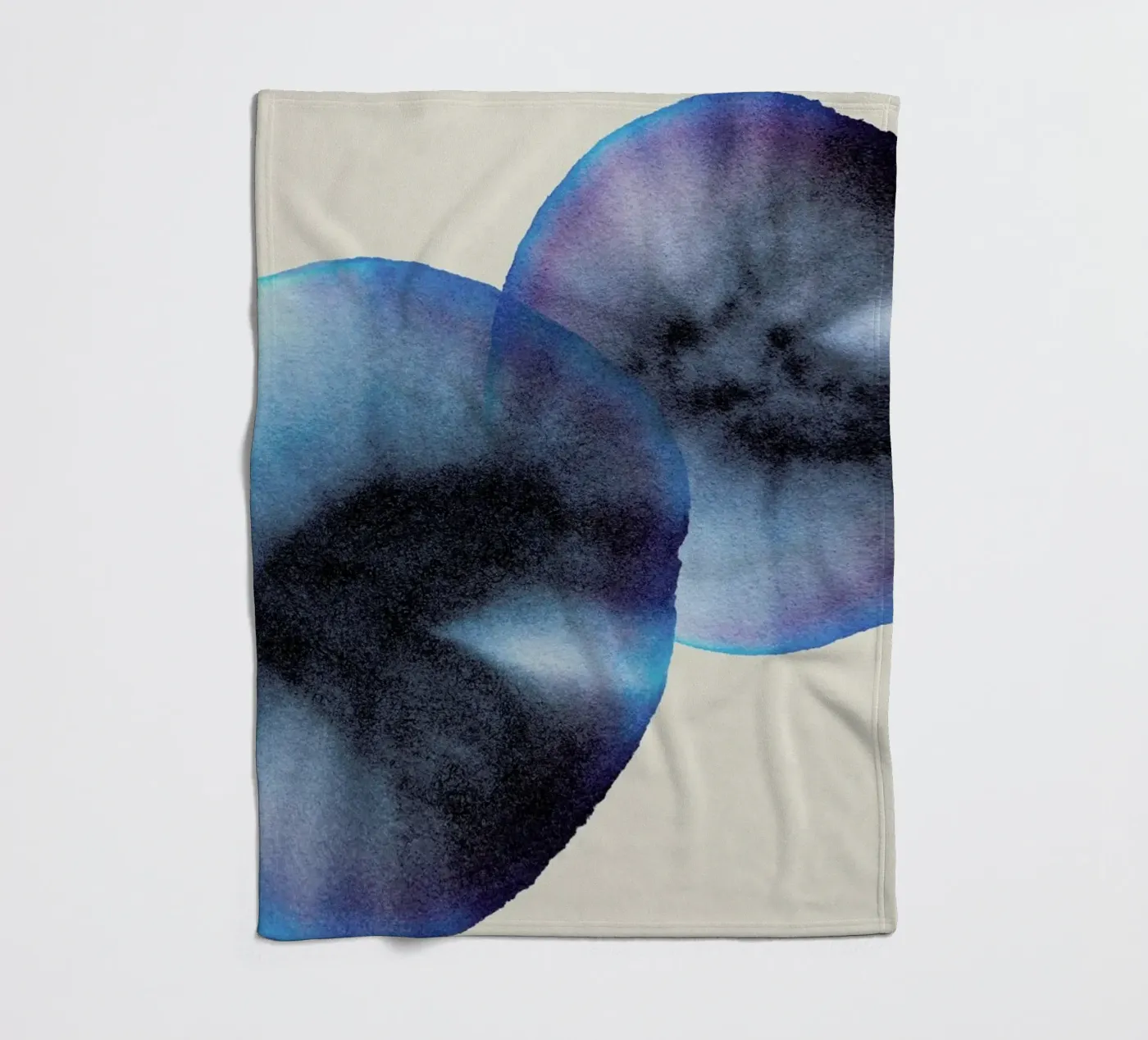 Blue Iris Fleecedecke von Studio One