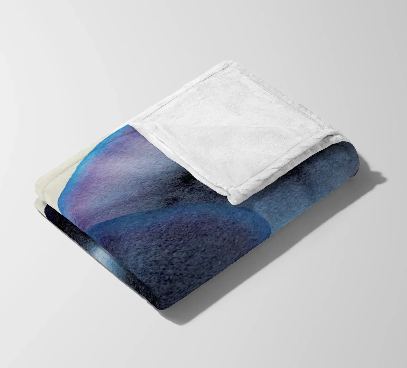 Blue Iris Fleecedecke von Studio One