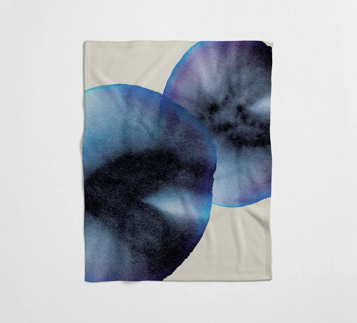 Blue Iris Fleecedecke von Studio One