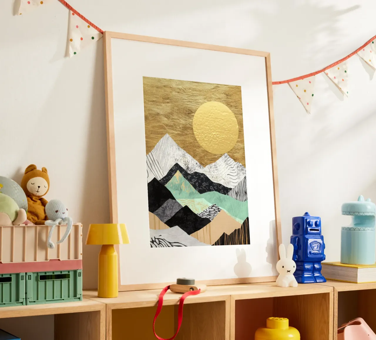 Paesaggio montano astratto in oro e nero poster con telaio in alluminio da Niklas