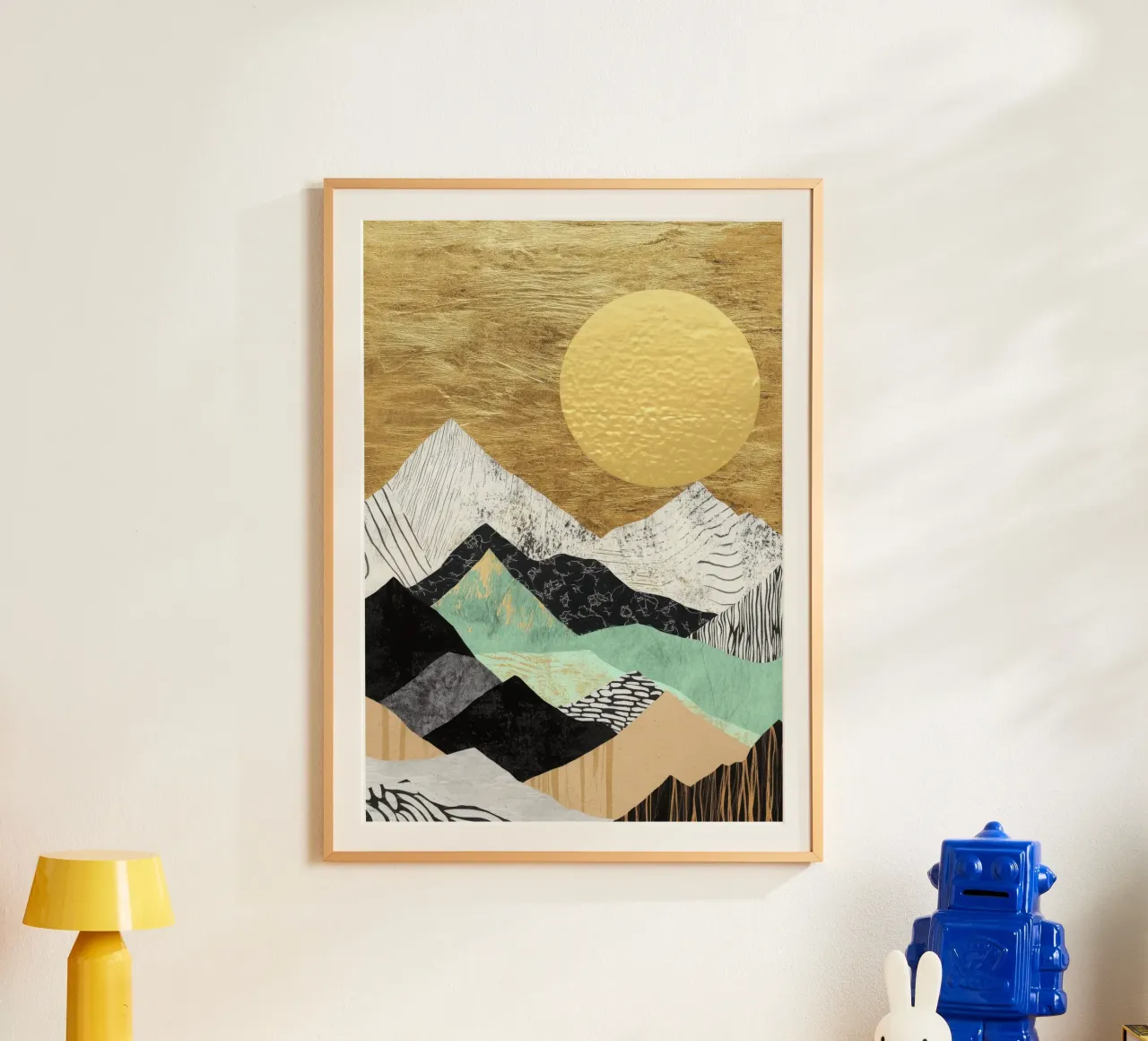 Paesaggio montano astratto in oro e nero poster con telaio in alluminio da Niklas