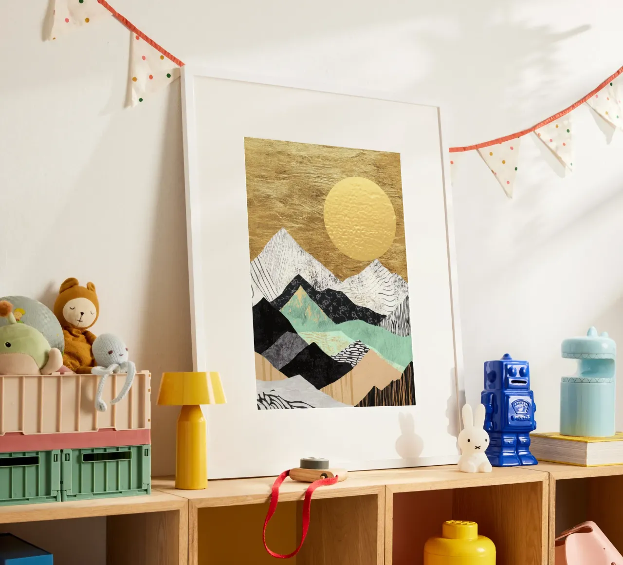 Paesaggio montano astratto in oro e nero poster con telaio in alluminio da Niklas
