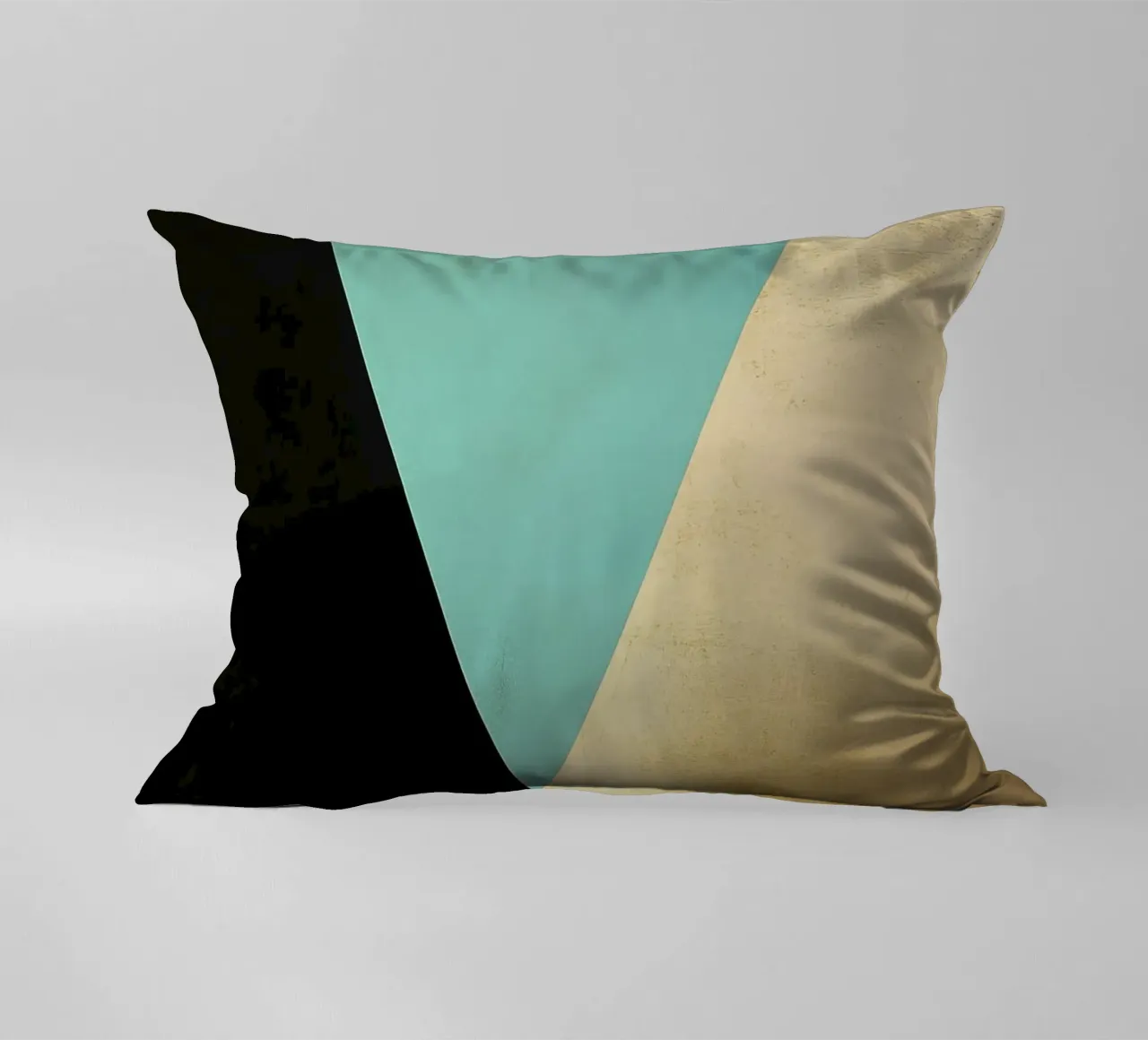 Minimalistische achtergrond met goudfolie en turkoois kussen van Niklas